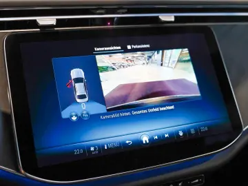 MERCEDES-BENZ E 200 AMG Line Night KEYLESS Lenkradhe…