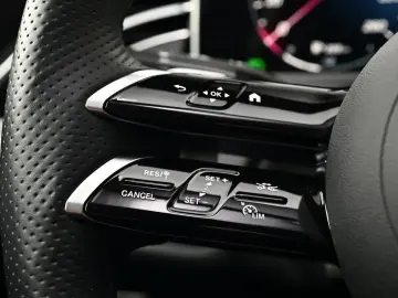 MERCEDES-BENZ E 200 AMG Sport Advanced  ACC HUD LED …