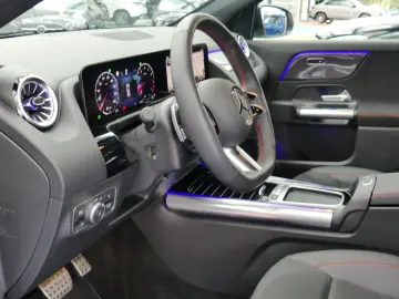 Mercedes-Benz GLA 180 AMG  R-