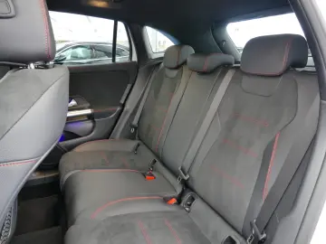 Mercedes-Benz GLA 180 AMG  R-