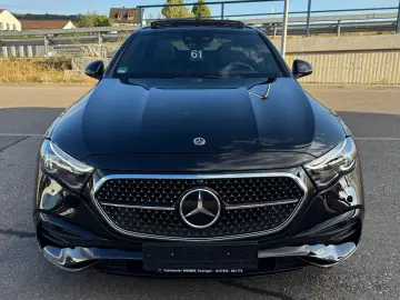 MERCEDES-BENZ E 220 d AMG Line Premium Digi Pano 360…