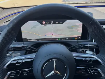 MERCEDES-BENZ E 220 d AMG Line Premium Digi Pano 360…