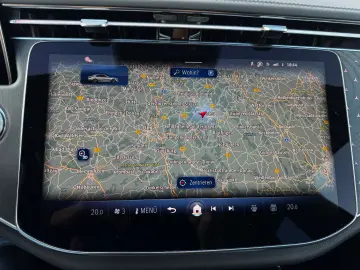MERCEDES-BENZ E 220 d AMG Line Premium Digi Pano 360…
