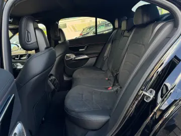 MERCEDES-BENZ E 220 d AMG Line Premium Digi Pano 360…