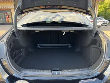 MERCEDES-BENZ E 220 d AMG Line Premium Digi Pano 360…
