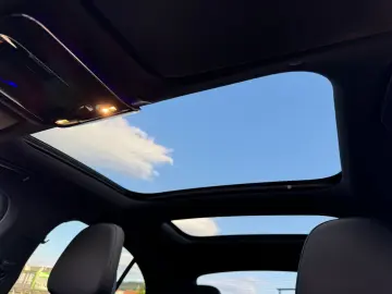 MERCEDES-BENZ E 220 d AMG Line Premium Digi Pano 360…