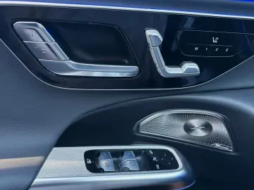 MERCEDES-BENZ E 220 d AMG Line Premium Digi Pano 360…