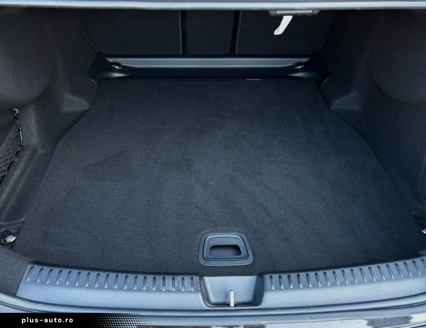 MERCEDES-BENZ Clasa E în leasing operațional MOOV