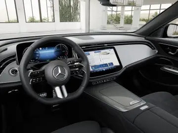 MERCEDES-BENZ E 300 e AMG Prem Pano Servo 19 Zoll Kam Digi