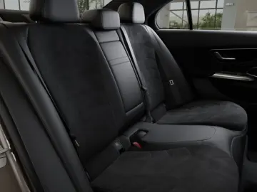 MERCEDES-BENZ E 300 e AMG Prem Pano Servo 19 Zoll Kam Digi
