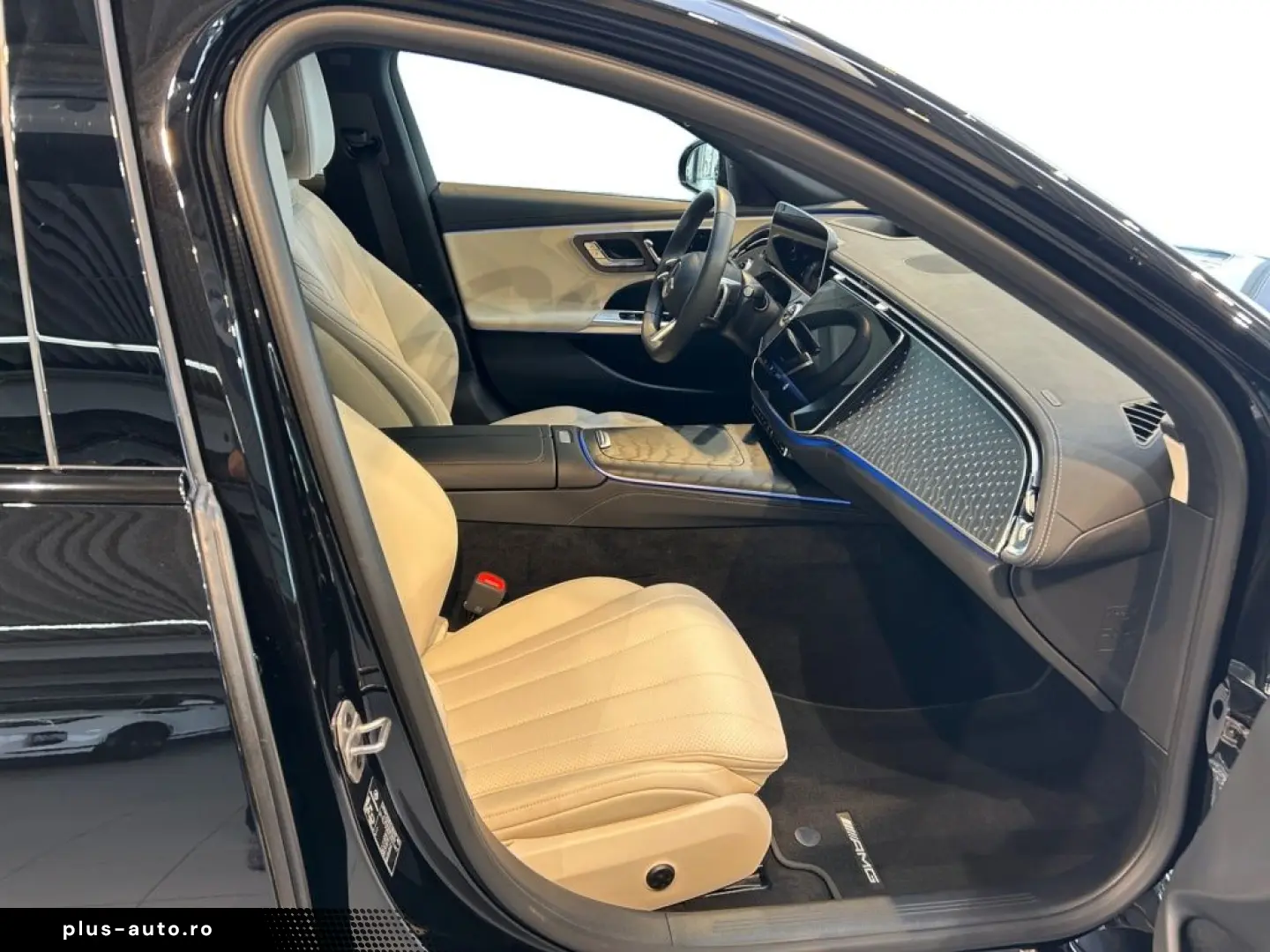 MERCEDES-BENZ E 300 e 4matic AMG AMG MBUX Night Fahr&hellip;