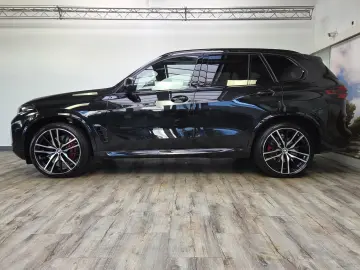 BMW X5 xDr40d M Sport Pro UPE138 B&W