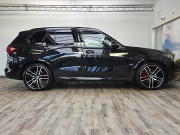 BMW X5 xDr40d M Sport Pro UPE138 B&W
