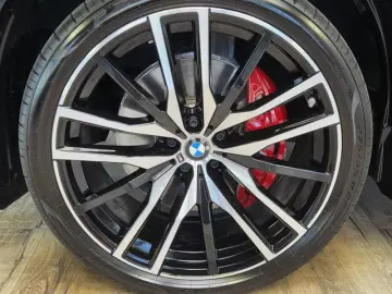 BMW X5 xDr40d M Sport Pro UPE138 B&W