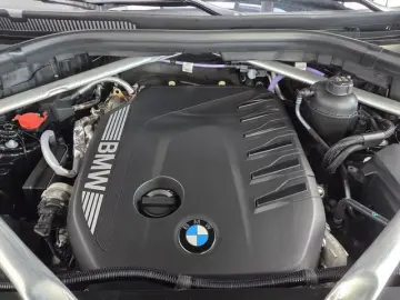 BMW X5 xDr40d M Sport Pro UPE138 B&W