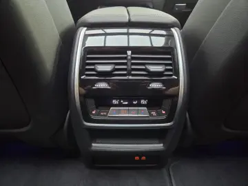 BMW X5 xDr40d M Sport Pro UPE138 B&W
