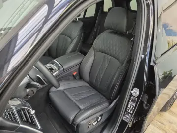BMW X5 xDr40d M Sport Pro UPE138 B&W