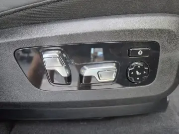 BMW X5 xDr40d M Sport Pro UPE138 B&W