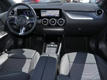 MERCEDES-BENZ GLA 200 d PROGRESSIVE AHK MBUX LED SHZ ADV.