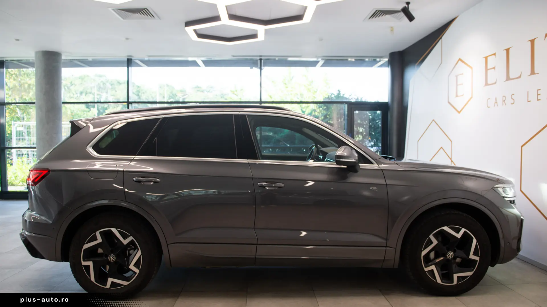 Volkswagen Touareg R-Line 3.0 V6 TDI 4MOTION