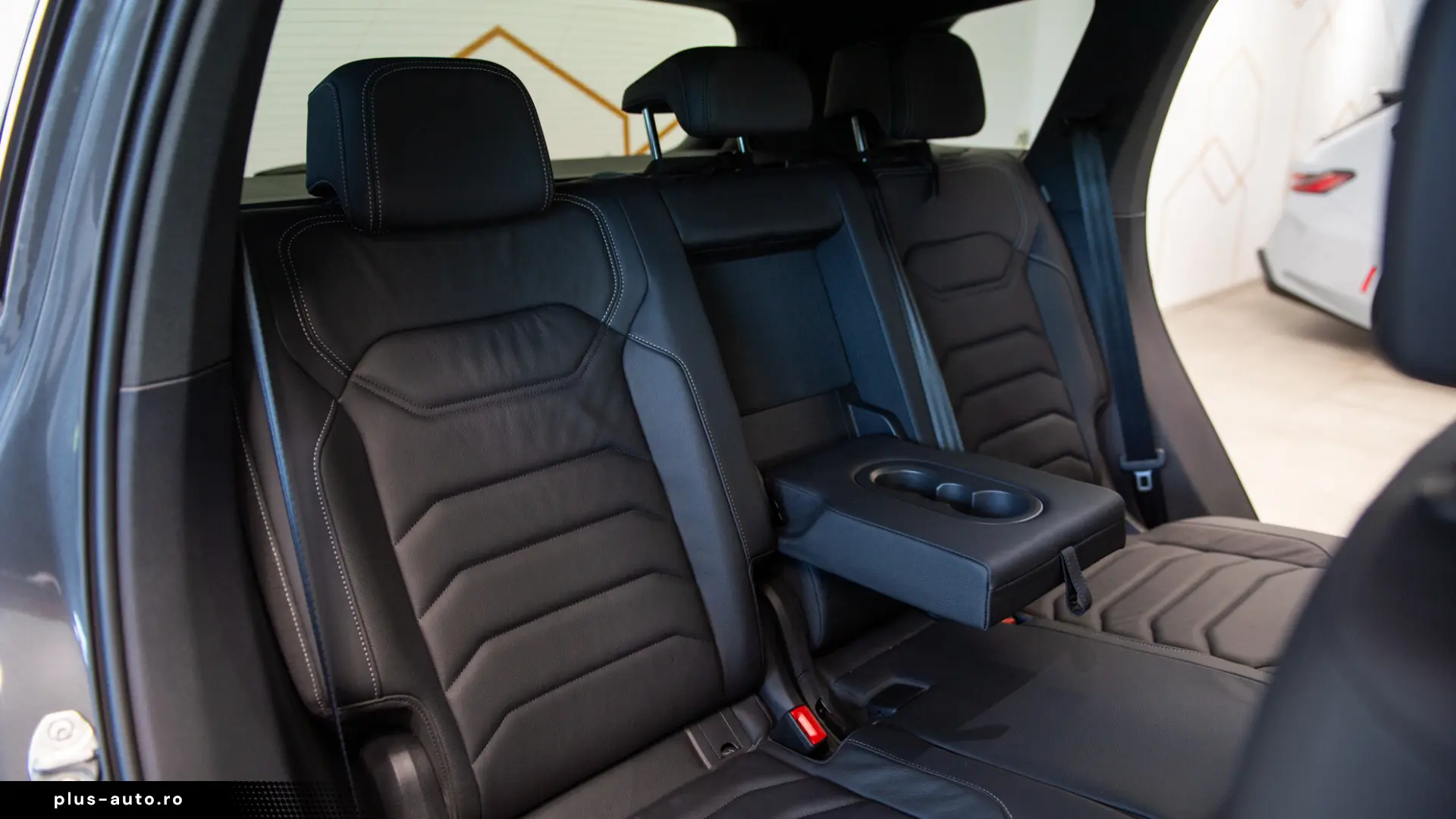 Volkswagen Touareg R-Line 3.0 V6 TDI 4MOTION