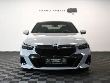 BMW 520 d M Sport  360 ACC HUD KESSY PANO 4x SHZ AHK