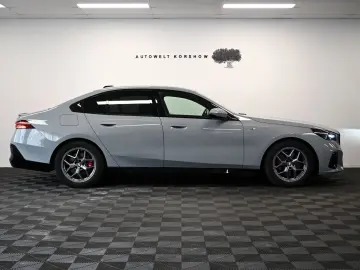 BMW 520 d M Sport  360 ACC HUD KESSY PANO 4x SHZ AHK