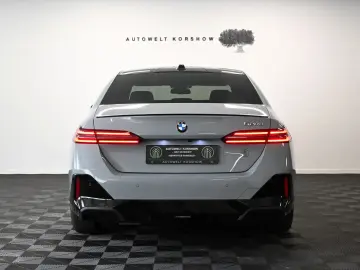 BMW 520 d M Sport  360 ACC HUD KESSY PANO 4x SHZ AHK