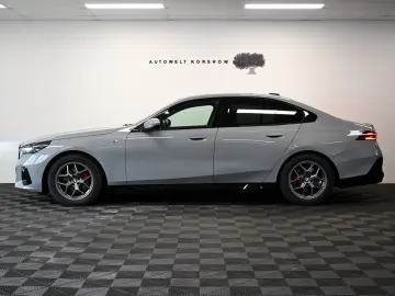 BMW 520 d M Sport  360 ACC HUD KESSY PANO 4x SHZ AHK