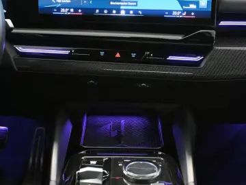 BMW 520 d M Sport  360 ACC HUD KESSY PANO 4x SHZ AHK