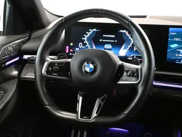 BMW 520 d M Sport  360 ACC HUD KESSY PANO 4x SHZ AHK