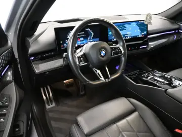 BMW 520 d M Sport  360 ACC HUD KESSY PANO 4x SHZ AHK