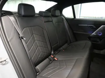 BMW 520 d M Sport  360 ACC HUD KESSY PANO 4x SHZ AHK