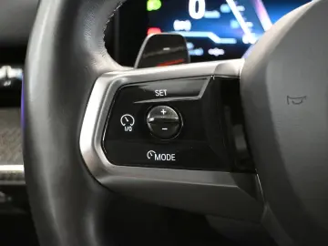 BMW 520 d M Sport  360 ACC HUD KESSY PANO 4x SHZ AHK