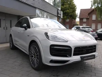 Porsche Cayenne Coupe E-Hybrid Platinum