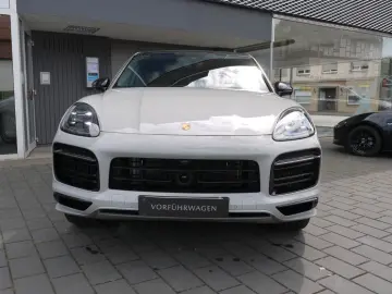 Porsche Cayenne Coupe E-Hybrid Platinum