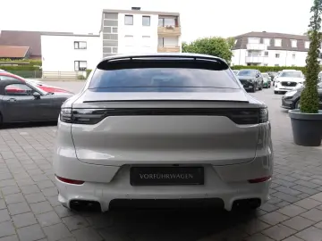 Porsche Cayenne Coupe E-Hybrid Platinum