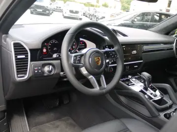 Porsche Cayenne Coupe E-Hybrid Platinum