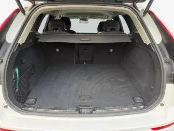 VOLVO XC60 B5 B AWD Plus Dark AHK Head Up GJR 360 V