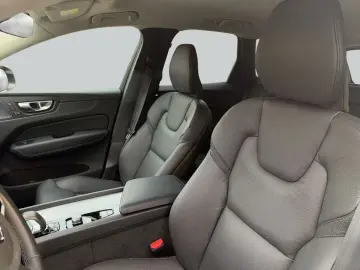 VOLVO XC60 B5 B AWD Plus Dark AHK Head Up GJR 360 V
