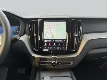 VOLVO XC60 B5 B AWD Plus Dark AHK Head Up GJR 360 V