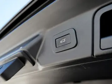 LAND ROVER Range Rover Velar R-Dynamic SE 1.HAND VOLLAUSTAT
