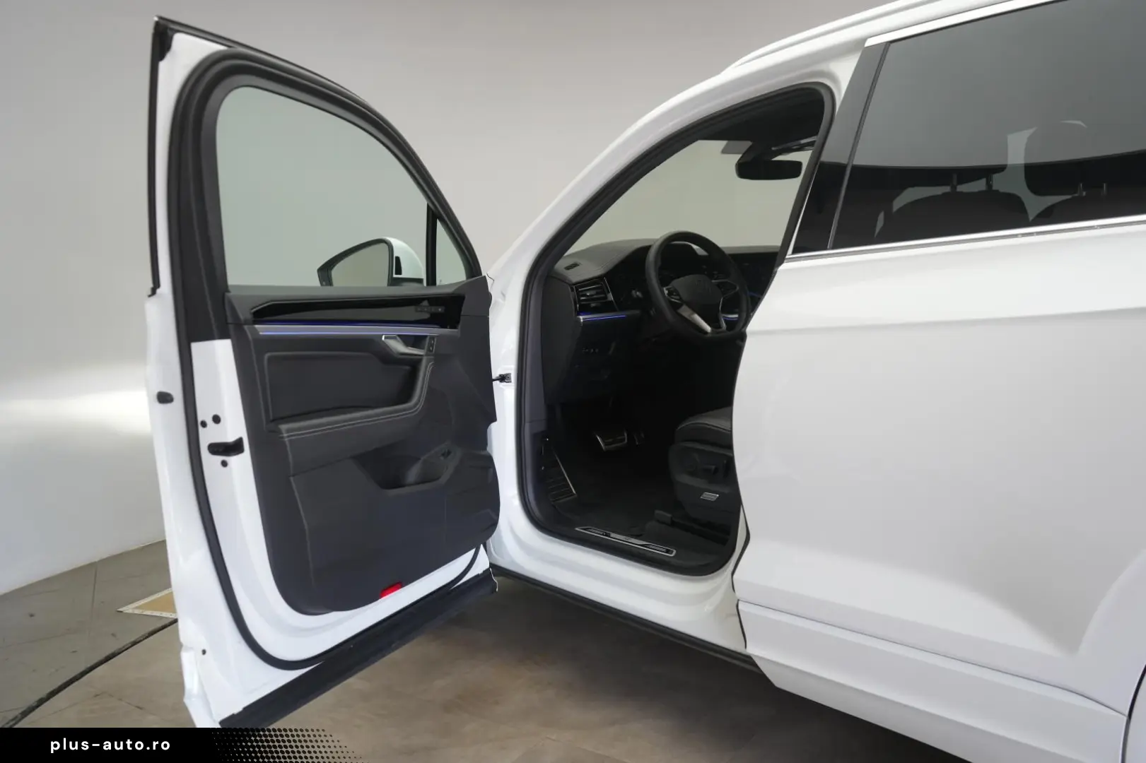 VW Touareg 3.0 V6 TDI 4Motion R-Line Leder ACC Kame