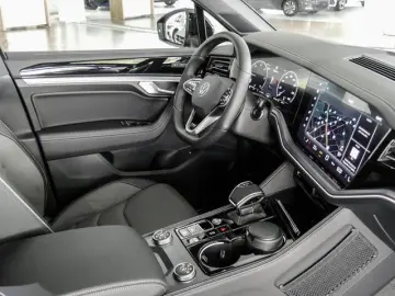 VW Touareg V6 R-LINE BLACK STYLE PANO STANDHZ. LM22