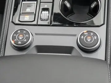 VW Touareg V6 R-LINE BLACK STYLE PANO STANDHZ. LM22