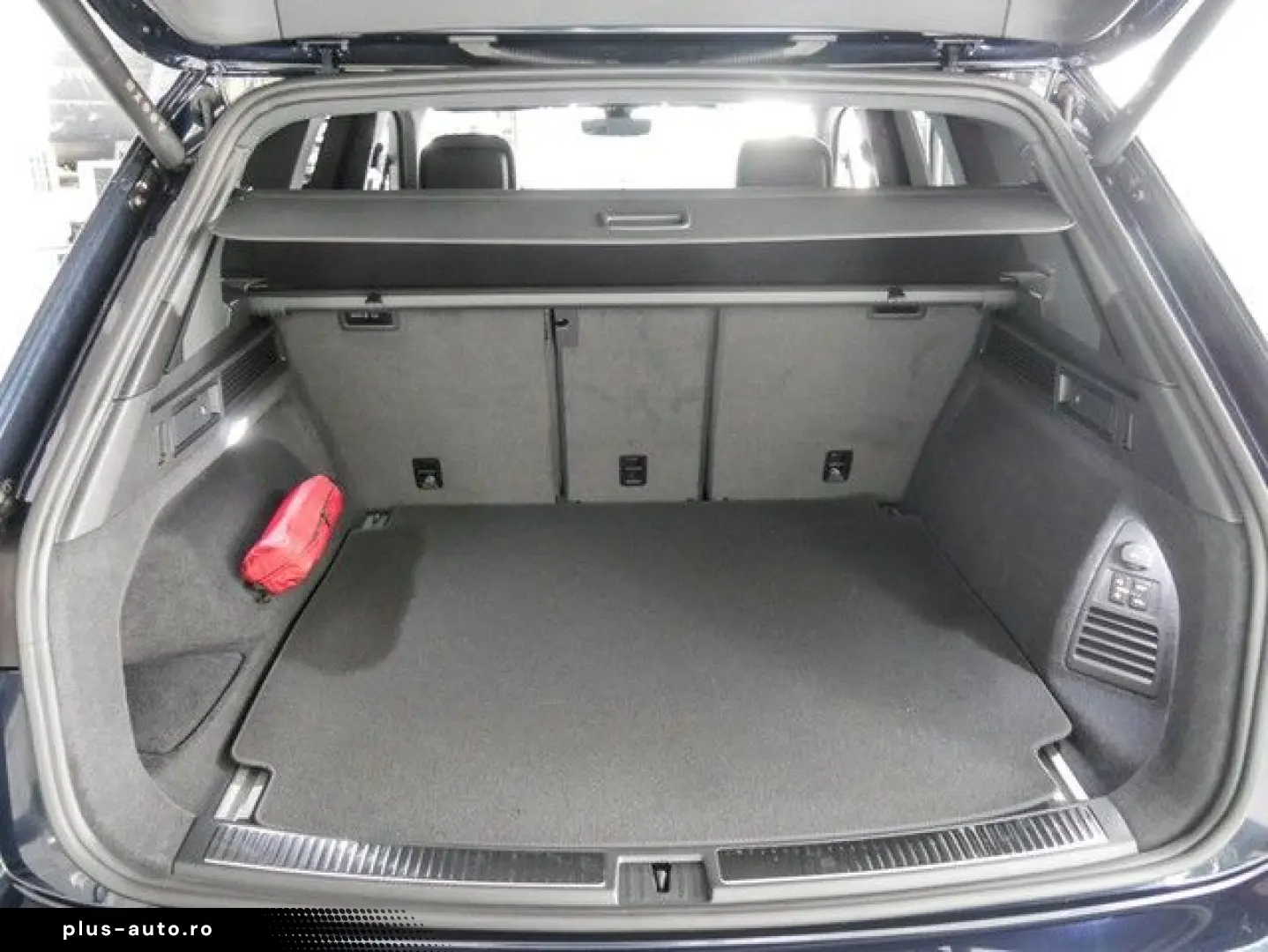 VW Touareg V6 R-LINE BLACK STYLE PANO STANDHZ. LM22