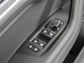 VW Touareg V6 R-LINE BLACK STYLE PANO STANDHZ. LM22