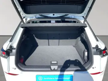 VW T-Roc R-Line 1.5 l eTSI Matrix HuD 360 Kamera SH