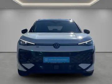 VW T-Roc R-Line 1.5 l eTSI Matrix HuD 360 Kamera SH