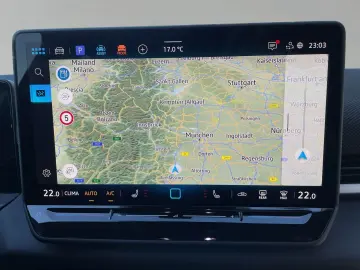 VW T-Roc R-Line 1.5 l eTSI Matrix HuD 360 Kamera SH